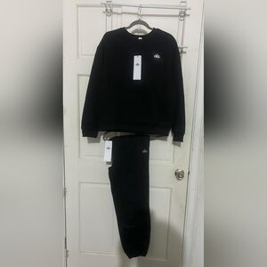 ALO Yoga Men's Black Crewneck Sweater